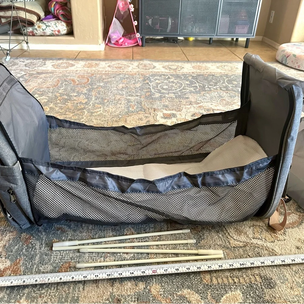 NWOT‎ Multi-Function Travel Diaper Bag / Changing Station / Privacy Sleep